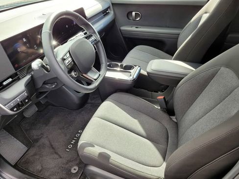 Certified 2025 Hyundai Ioniq 5 SE image 12