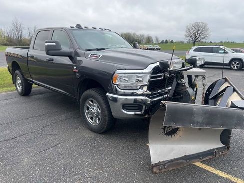 Used 2024 RAM 2500 Tradesman w/ Chrome Appearance Group AWD/4WD image 2