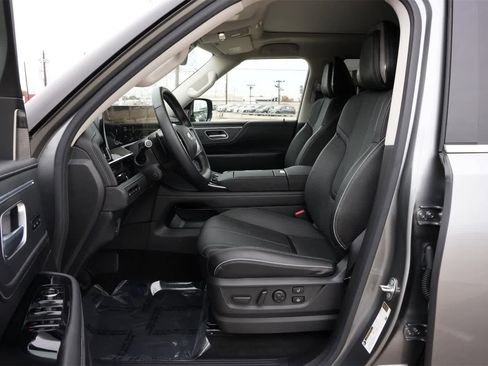 Certified 2025 INFINITI QX80 Sensory image 17