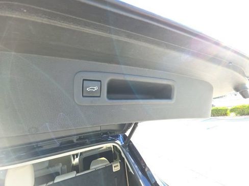 Used 2023 Toyota Highlander XLE FWD image 26