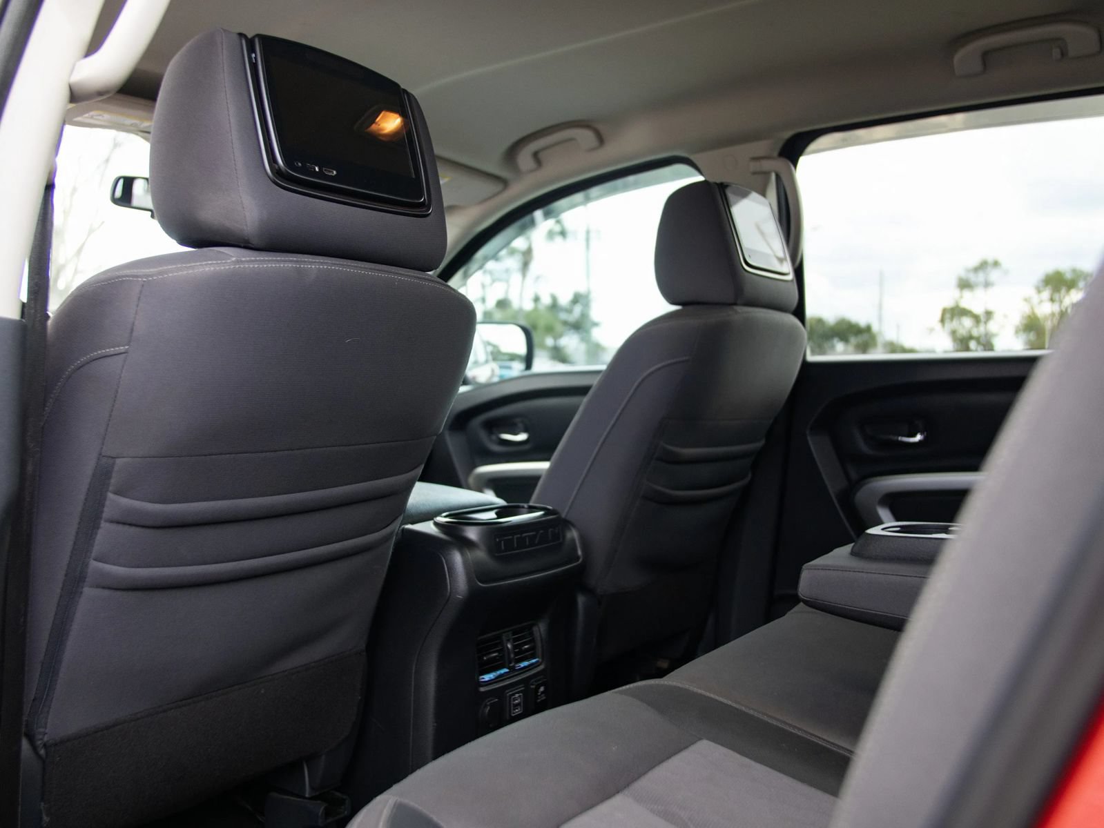 Used 2021 Nissan Titan SV w/ SV Convenience Package RWD image 20