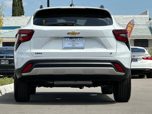 New 2026 Chevrolet Trax LT FWD image 5