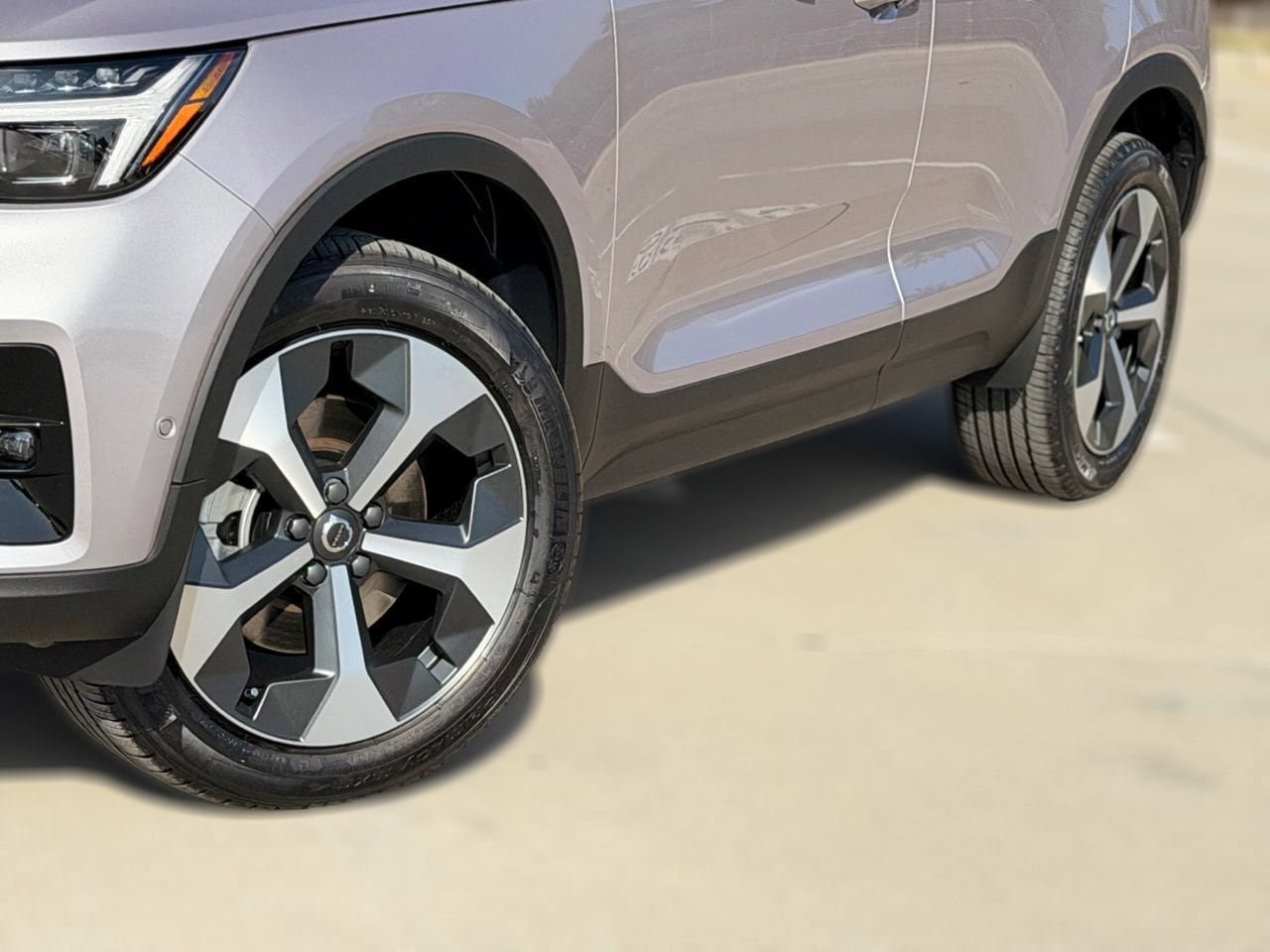 New 2026 Volvo XC40 B5 Plus w/ Protection Package Premier AWD/4WD image 7