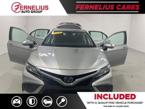 Used 2021 Toyota Camry XSE w/ Cold Weather Package image 11