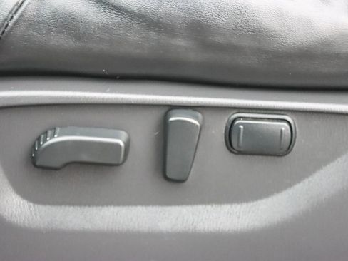 Used 2021 Nissan Armada SL w/ Captain's Chairs Package image 22