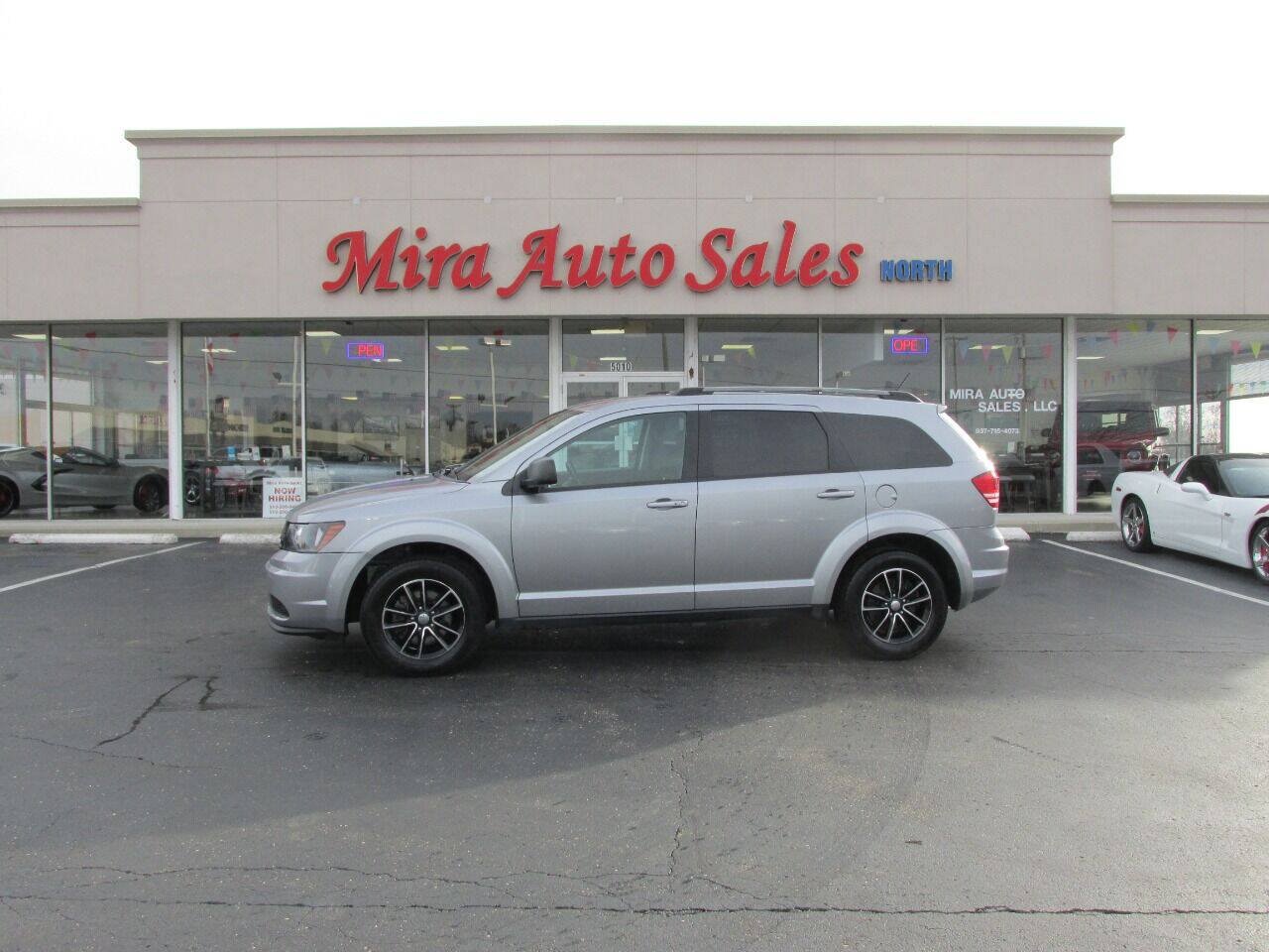 Used 2017 Dodge Journey SE w/ Flexible Seating Group FWD image 2