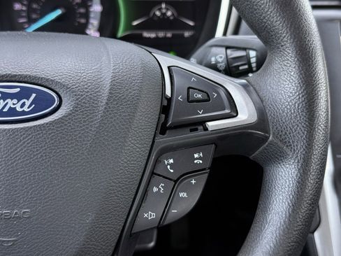 Used 2019 Ford Fusion SE FWD image 24