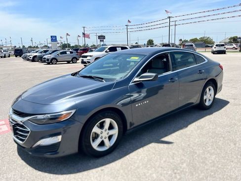 Used 2019 Chevrolet Malibu LS FWD image 3