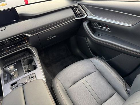 Used 2024 MAZDA CX-90 Plug-In Hybrid w/ Premium Pkg image 17