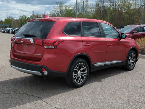 Used 2018 Mitsubishi Outlander ES AWD/4WD image 8