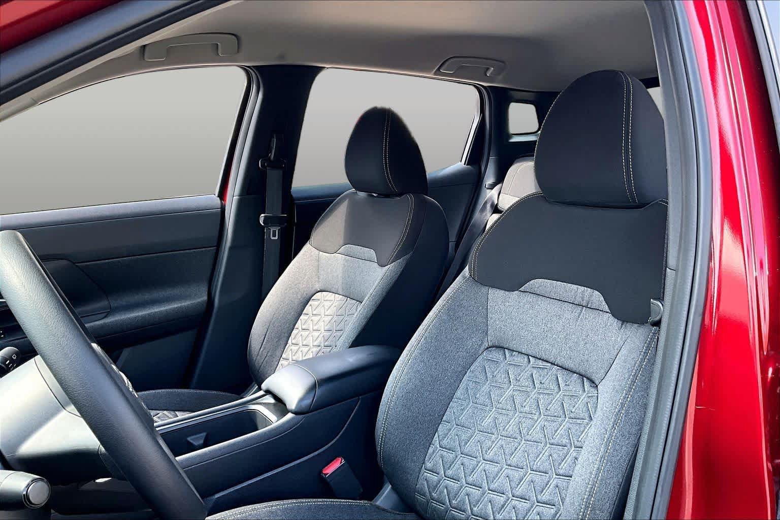 Certified 2025 Nissan Kicks SV FWD image 8