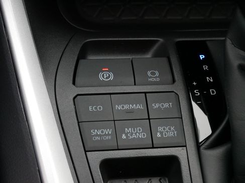 Certified 2025 Toyota RAV4 XLE Premium image 27