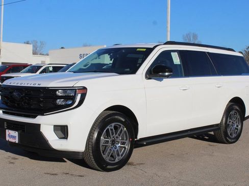 New 2026 Ford Expedition Max Active image 2