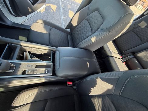 Certified 2025 Nissan Pathfinder SV image 15