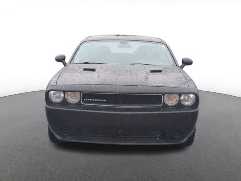 Used 2014 Dodge Challenger SXT image 9
