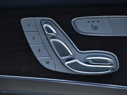 Used 2022 Mercedes-Benz GLC 300 4MATIC image 17