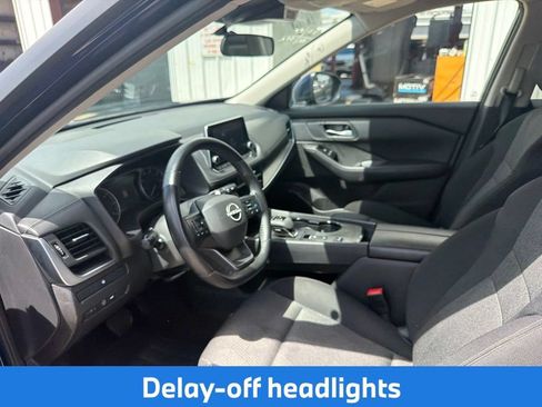 Used 2025 Nissan Rogue SV FWD image 16