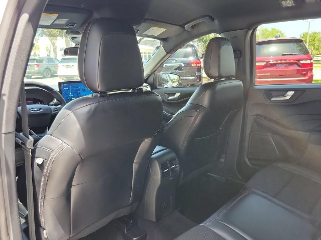 Certified 2025 Ford Escape ST-Line w/ Tech Pack #1 FWD image 9
