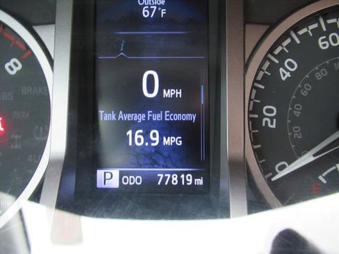 Used 2020 Toyota Tacoma SR5 image 23