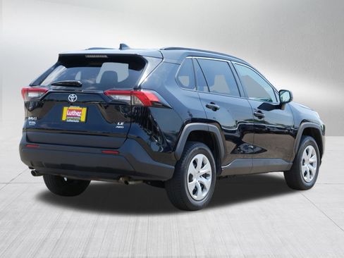 Used 2021 Toyota RAV4 LE AWD/4WD image 7