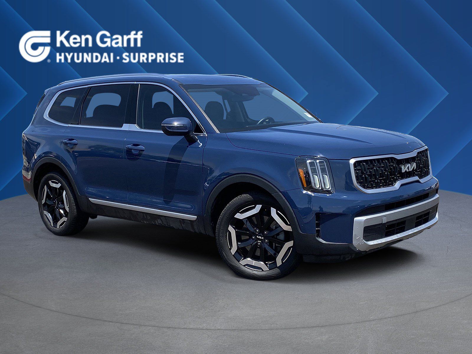 Used 2023 Kia Telluride EX w/ EX Captain's Chair Package FWD image 1