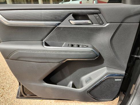 Used 2025 GMC Acadia Elevation w/ Elevation Premium Package image 16