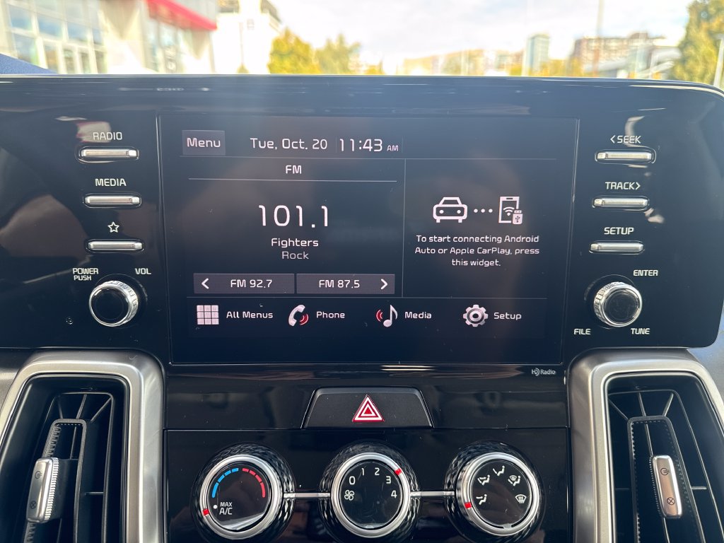 Used 2023 Kia Sorento LX AWD/4WD image 19