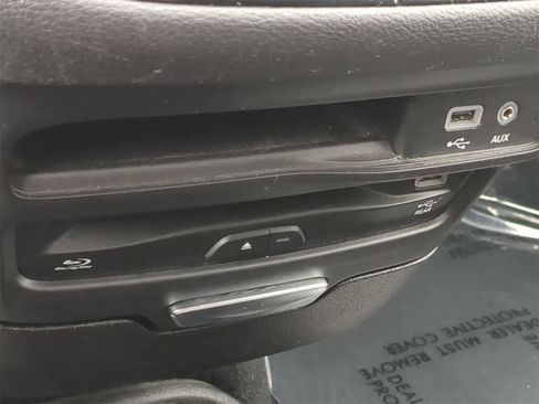 Certified 2019 Chrysler Pacifica Limited w/ S Appearance Package image 40