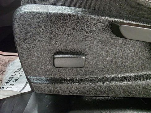 Used 2022 Chevrolet Colorado LT w/ Fleet Safety Package image 19