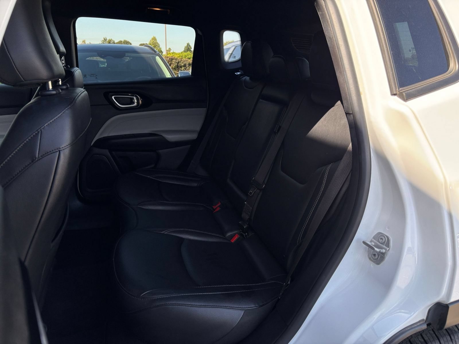 Used 2025 Jeep Compass Limited AWD/4WD image 37