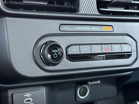 New 2025 Ford Maverick XL image 18