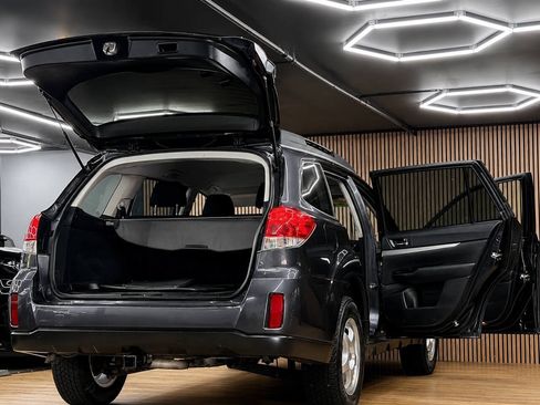 Used 2011 Subaru Outback 2.5i Premium w/ All-Weather Pkg AWD/4WD image 9