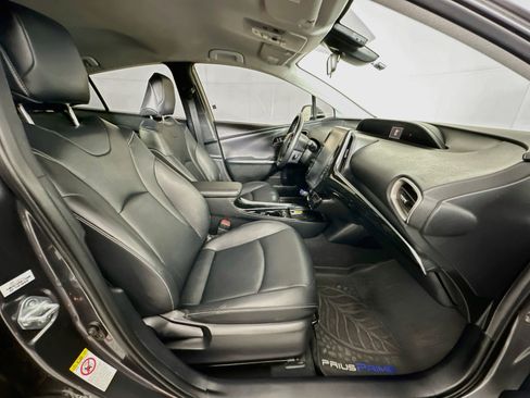 Used 2020 Toyota Prius Prime XLE FWD image 29