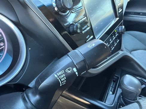Used 2019 Toyota Camry LE FWD image 28