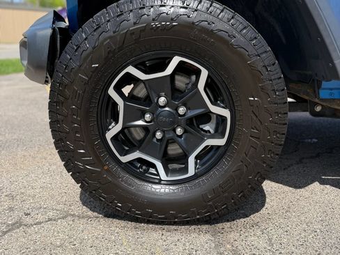 Used 2020 Jeep Gladiator Rubicon AWD/4WD image 32