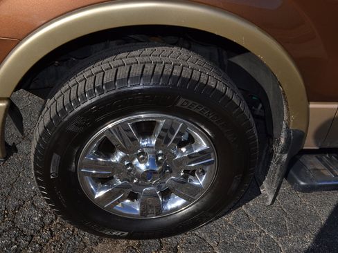 Used 2011 Ford F150 Lariat w/ Lariat Chrome Pkg image 47