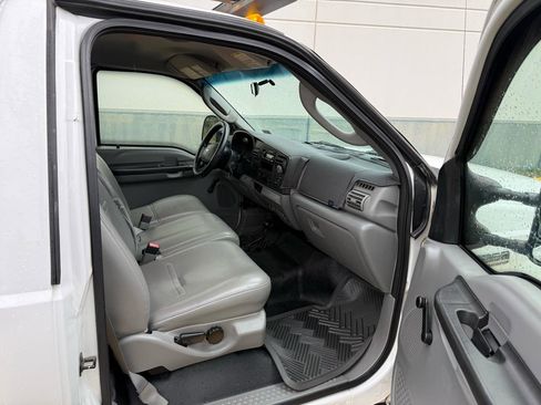 Used 2005 Ford F250 XLT AWD/4WD image 24