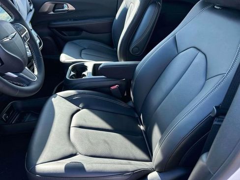 New 2026 Chrysler Voyager LX image 22