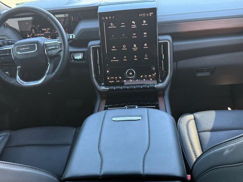 Used 2025 GMC Yukon Denali image 15