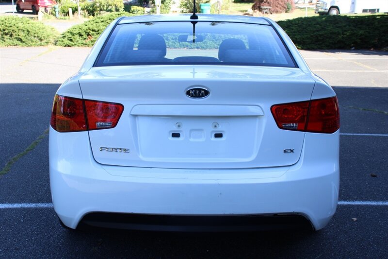 Used 2013 Kia Forte EX w/ Premium Pkg FWD image 10