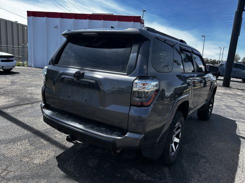 Used 2022 Toyota 4Runner TRD Off-Road AWD/4WD image 5