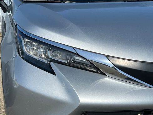 Used 2022 Toyota Sienna XLE w/ XLE Plus Package FWD image 14