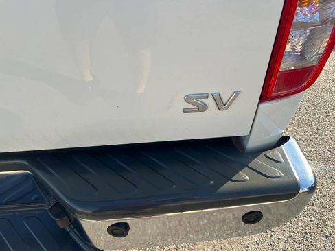 Used 2014 Nissan Frontier SV w/ SV Value Truck Package RWD image 5