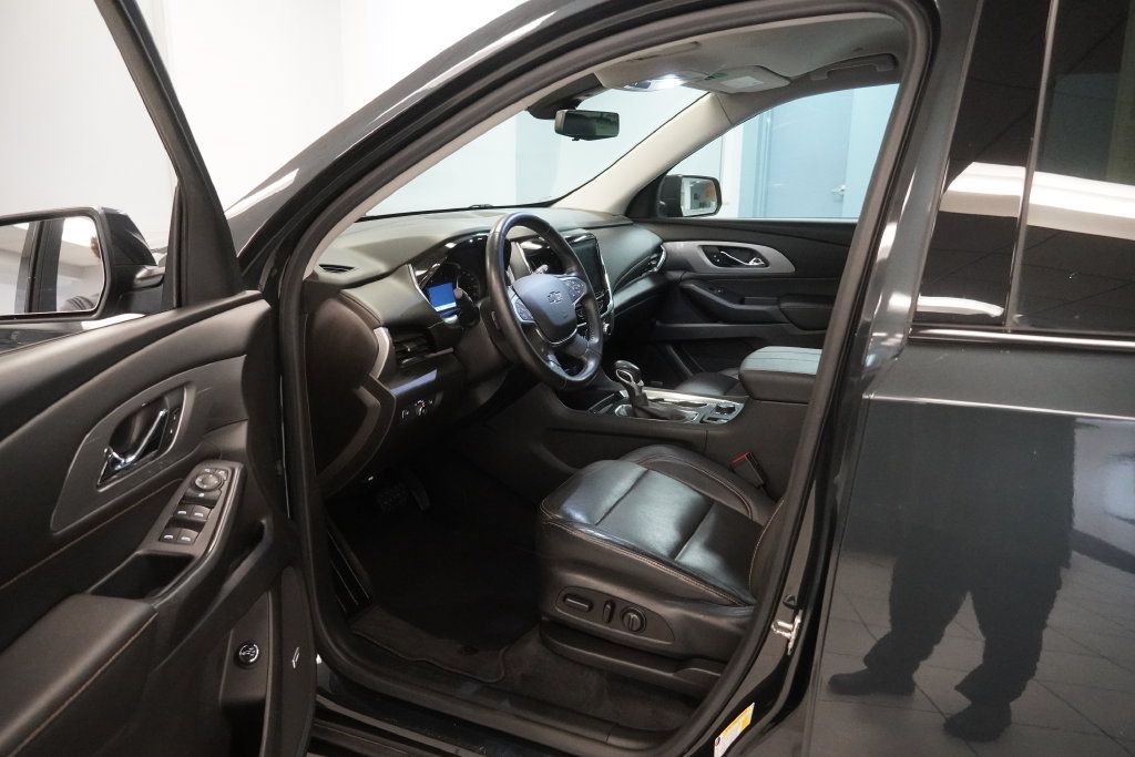Used 2021 Chevrolet Traverse RS AWD/4WD image 12