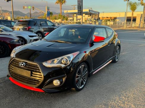 Used 2017 Hyundai Veloster Turbo FWD image 5