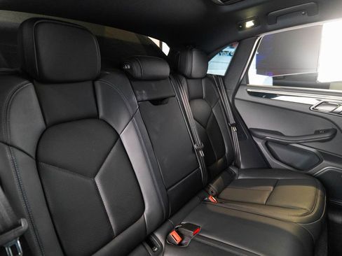 Certified 2026 Porsche Macan S AWD/4WD image 38