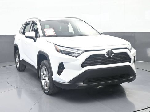 Used 2025 Toyota RAV4 XLE w/ Convenience Package FWD image 9