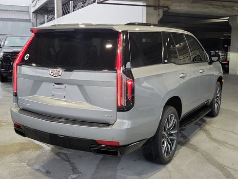 Used 2024 Cadillac Escalade Sport AWD/4WD image 2