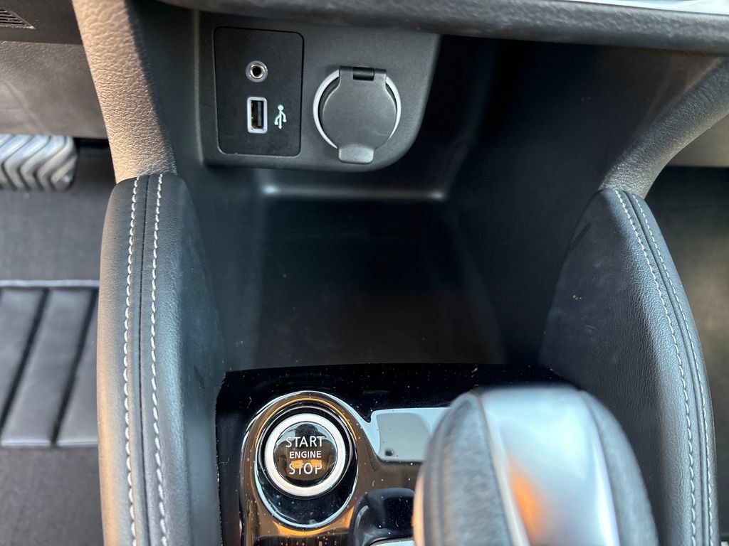 Certified 2020 Nissan Kicks SR w/ SR Premium Package FWD image 32