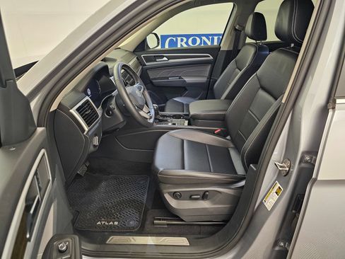 Used 2022 Volkswagen Atlas SE FWD image 4